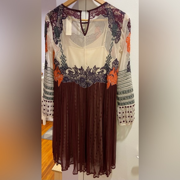 Dress - Picture 2 of 7